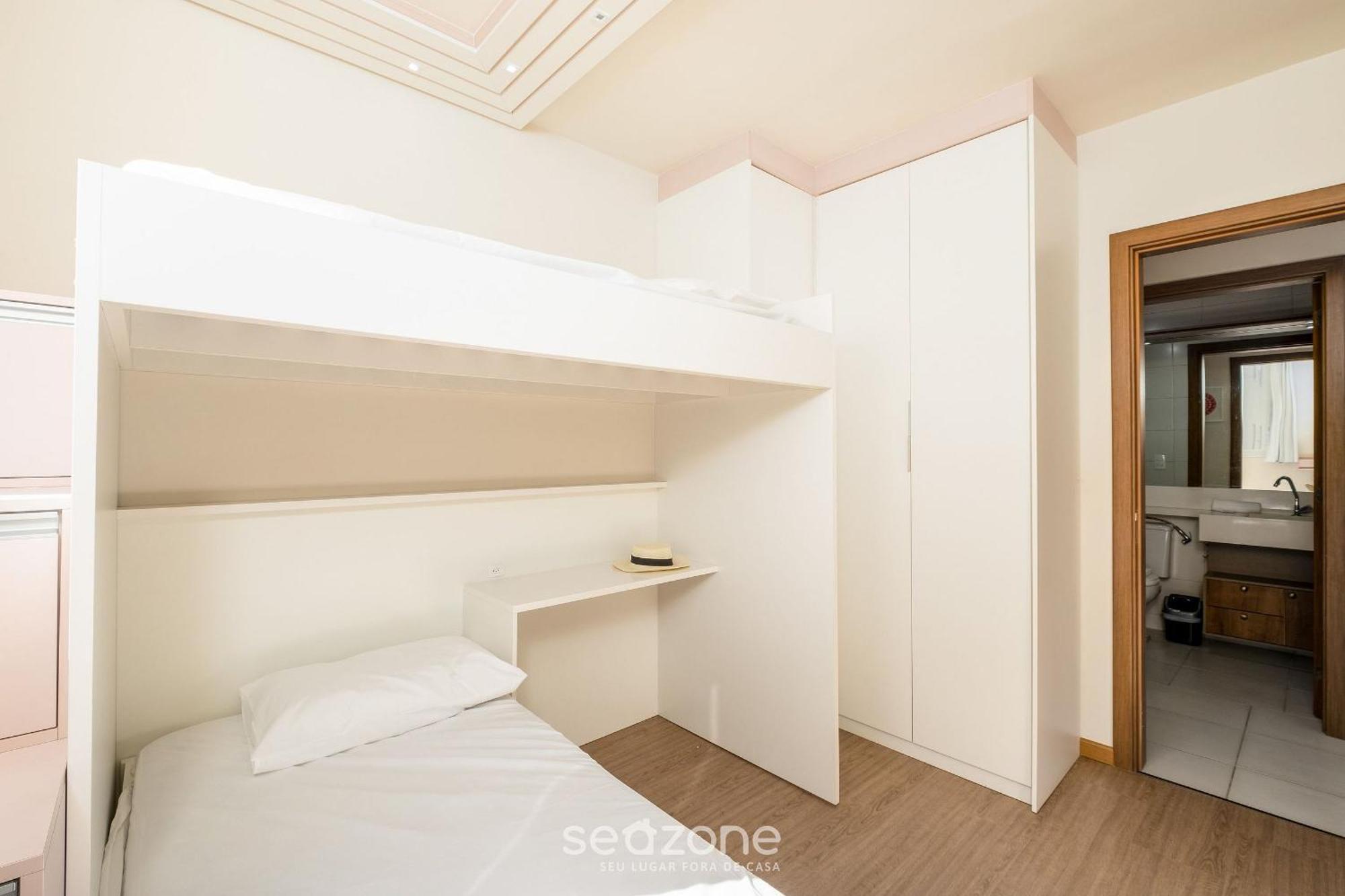 Apto Em Cond. C/piscina A 5min Da Mar202 Apartment *